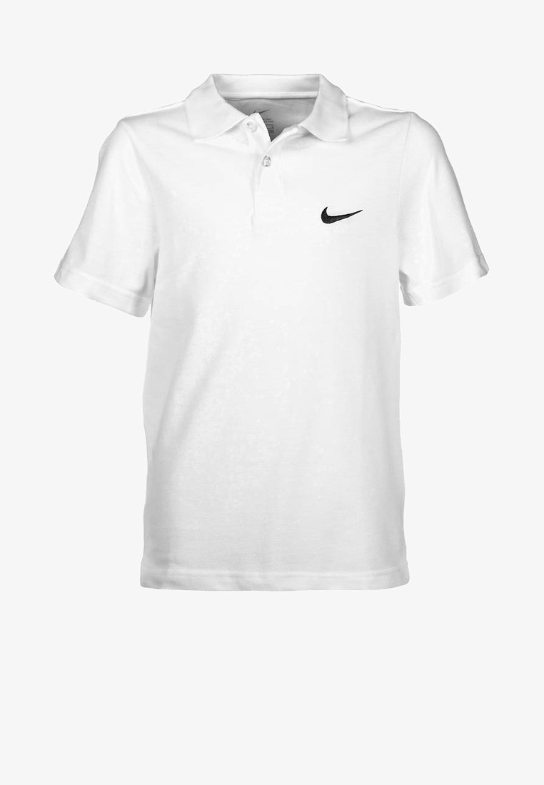 Valkoinen puuvillainen poolopaita, jossa on klassinen kaulus, lyhyet hihat, kolmipainikkeinen nappilista ja pieni musta Nike-logo rinnassa.