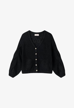Cardigan noir en maille avec col en V, manches longues texturées, cinq boutons à l'avant et deux poches avant.
