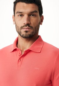 Mexx Piké - red