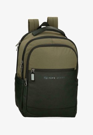 Zaino Pepe Jeans bicolore verde oliva e nero con più scomparti con cerniera e spallacci imbottiti.