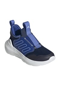 Zapatilla azul marino tipo slip-on con suela blanca, parte superior de malla transpirable, amplia banda elástica y tiradores en la lengüeta y el talón.