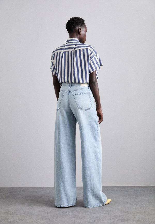 FEATHERWEIGHT SOFIE - Wide Leg3