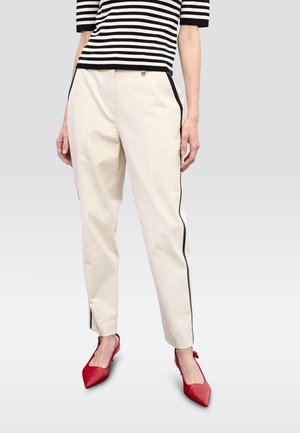 SLACKS - Pantalones - off white