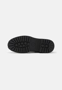 Pier One UNISEX - Botines bajos - black