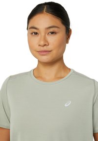 ASICS ROAD TOP - Camiseta deportiva - olive grey