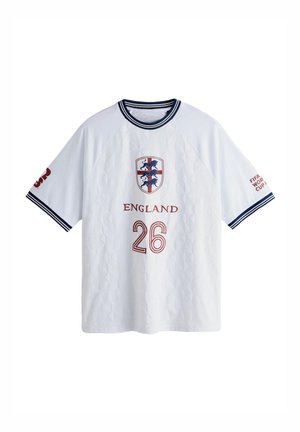 Next, REGULAR FIT - LICENSE FOOTBALL T-SHIRT . - Camiseta estampada - white england fifa word cup