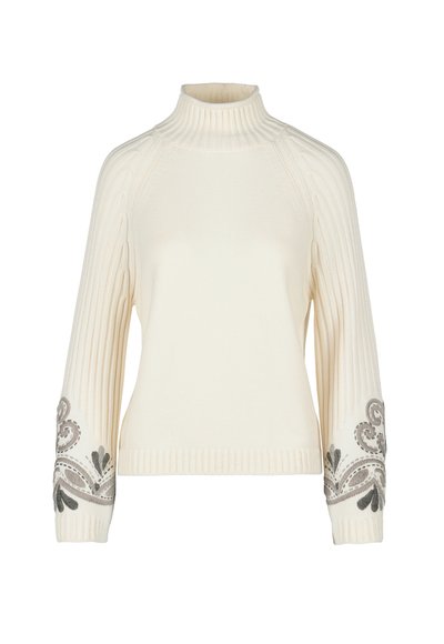 Maglione a maglia color crema con colletto alto a coste e maniche lunghe, caratterizzato da ricami dettagliati in grigio sui polsini.