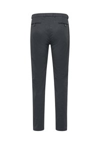 Graue Hose mit subtiler Textur, geradem Bein, zwei Gesäßtaschen mit Knöpfen und einem Gürtelschlaufenbund.