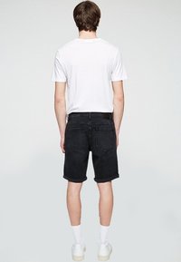 ARMEDANGELS Shorts vaqueros - black
