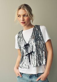Next REGULAR FIT TIE FRONT SEQUIN  - Chaleco - silver