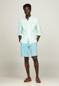 Tommy Hilfiger HARLEM - Shorts - sleepy blue