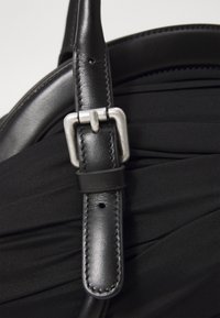 Thumbnail Image 7