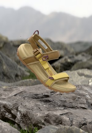 EXPLORE CAMP - Gyalogló szandálok - honeyed sand/utility brown