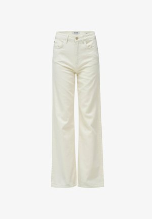 Jeans anchos blancos de mezclilla, con una cintura alta, diseño de cinco bolsillos y detalles de costura contrastantes. Textura limpia y suave.