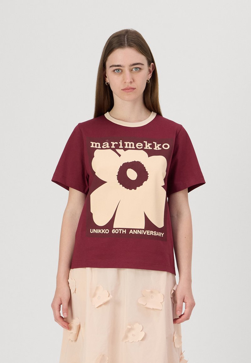 Marimekko ERNA UNIKKO PLACEMENT - Trükipildiga T-särk - wine red/light rose