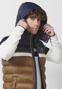 Koroshi Strukirani kaput - marron   brown