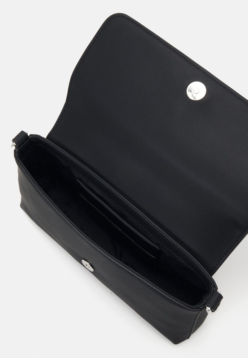 Calvin Klein Kabelka - black