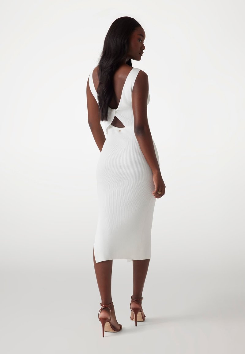 Guess BODYCON - Shift dress - wei/white - Zalando