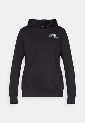 Μαύρο φούτερ με κουκούλα, τσέπη καγκουρό, μακριά μανίκια και κορδόνι στην κουκούλα. Διαθέτει λογότυπο σε τυρκουάζ χρώμα στην αριστερή πλευρά του στήθους. Ομαλή υφή.