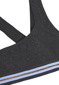 Μαύρο αθλητικό σουτιέν με υφή και απαλή μεταλλική γυαλάδα. Διαθέτει μπλε και χάλκινη ρίγα κατά μήκος του κάτω μέρους και ρυθμιζόμενους ιμάντες.