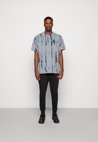 Nike Sportswear Printtipaita - cool grey