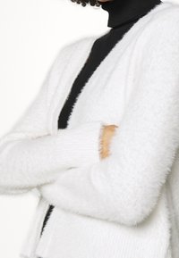 OPUS Kofta - off-white