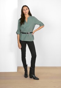 Kaffe KALENA - Pluus - balsam green