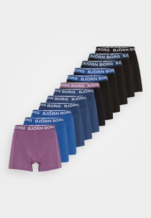 Desať párov boxeriek BJÖRN BORG v rôznych farbách: fialová, modrá, tmavomodrá a čierna. Každý pár má značkový pás. Bavlnený materiál.