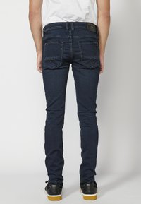 Koroshi Vaqueros slim fit - azul osc   dark blue