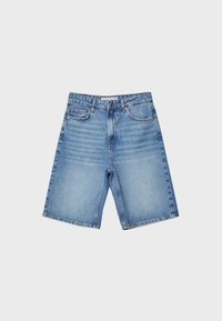 Ljusblå jeansshorts med rak passform, fem fickor och midjeband. Har subtila blekningar och orangea sömsdetaljer.