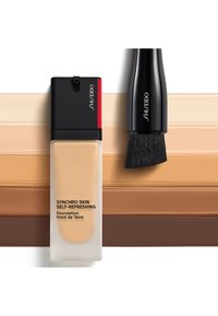 Shiseido SYNCHRO SKIN SELF-REFRESHING FOUNDATION SPF30 - Foundation - pine