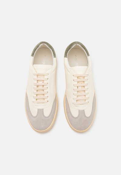Stuart Weitzman BANNER - Matalavartiset tennarit - white bianco/oatmeal/sage