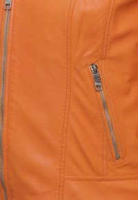 Maze Nahkatakki - tangerine