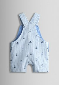 Salopetă scurtă în dungi albastre și albe, cu mici modele albastre în formă de ancora, bretele reglabile și textură moale.