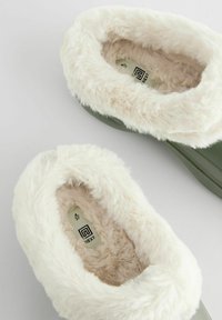 Next REGULAR FIT - Slip-on sandaler - khaki green