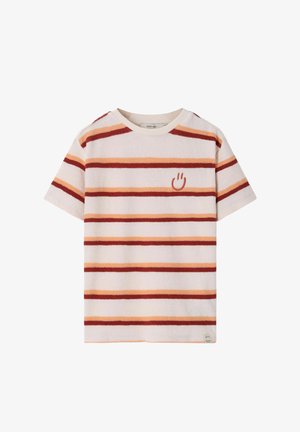 Kurzärmeliges T-Shirt aus Frottee mit horizontalen roten und orangefarbenen Streifen und einem kleinen braunen Smiley-Gesicht auf der linken Brust.