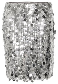 Hõbedane sequins-kleit, millel on formiline disain ja kaetud ümmarguste peegelplaadiga, luues sädeleva tekstuuri ja visuaalse atraktiivsuse.