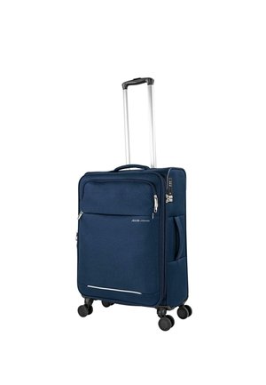 Maleta rodante azul marino con asa retráctil, tela texturizada, bolsillo frontal con cremallera y cuatro ruedas que giran suavemente.