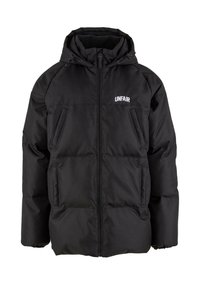 Svart polstret jakke med hette, med en frontglidelås, to side lommer og "UNFAIR" logo i hvitt på venstre brystområde.