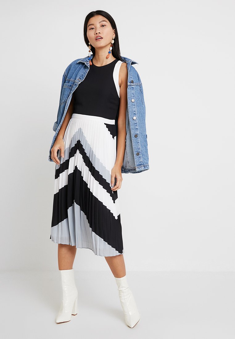 banana republic chevron dress