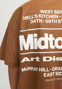 Jack & Jones JORURBAN EDGE GRAPHIC TEE SS CN SN - Marškinėliai su spaudiniu - mocha bisque