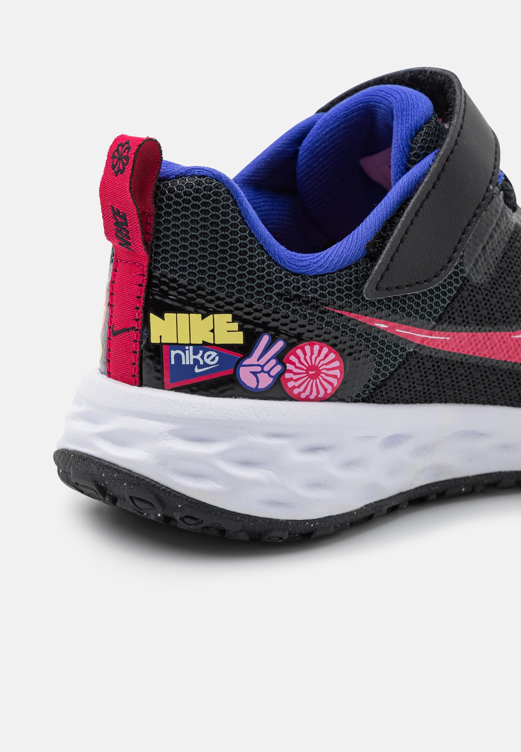 Nike Performance REVOLUTION 6 NN UNISEX - Neutralios pronacijos bėgimo  bateliai - black/very berry/lapis/juoda - Zalando.lt