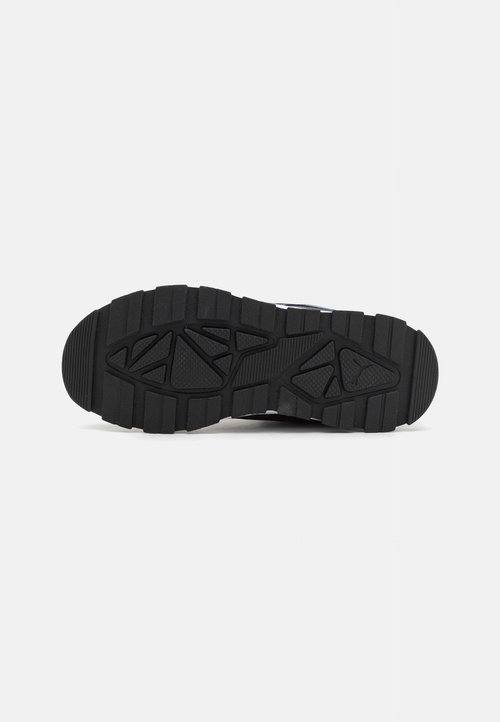 PUMA EVOLVE TRAIL JR - Mountain shoes - black/hyperlink blue — photo 5