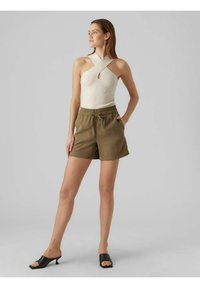 Vero Moda CARMEN NOOS              - Short - capers
