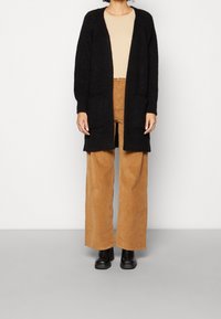 More & More Strickjacke - black