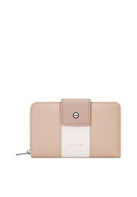 Béžová kožená peněženka s hladkou texturou, s cvočkovým uzávěrem, bílým pruhem a logo vyraženým na přední straně. Obsahuje zipovou kapsu.