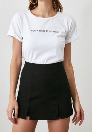 Trendyol Short - black