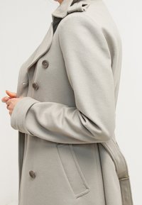 Patrizia Pepe Abrigo clásico - beige