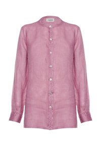 Camicia lunga in lino rosa con colletto rotondo, chiusura frontale a bottoni e texture morbida. Senza motivi; presenta bottoni in metallo.