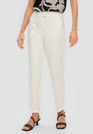 MIT SCHMAL ZULAUFENDEM BEIN - Pantalon - ecru